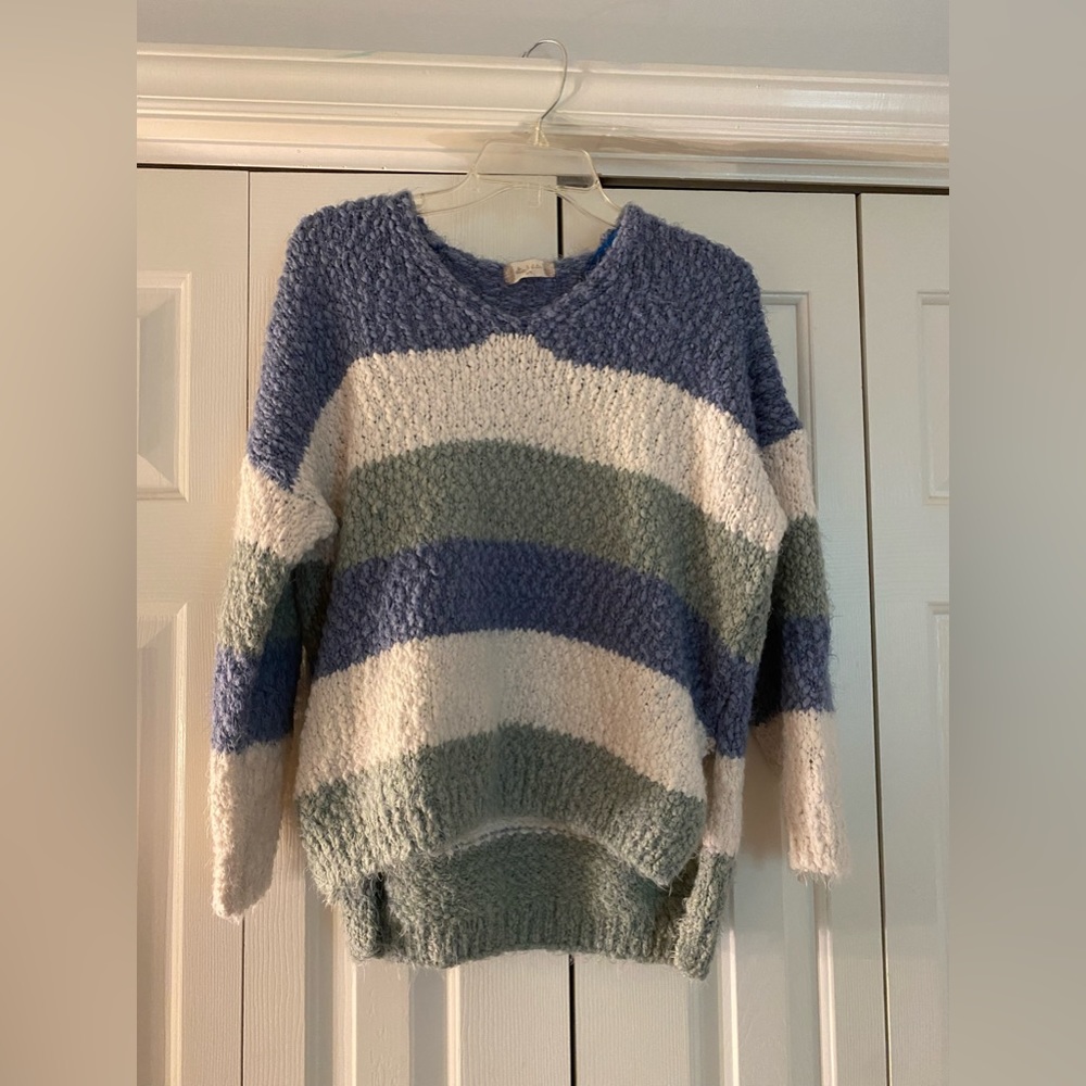 Altar’d state sweater size S/M.